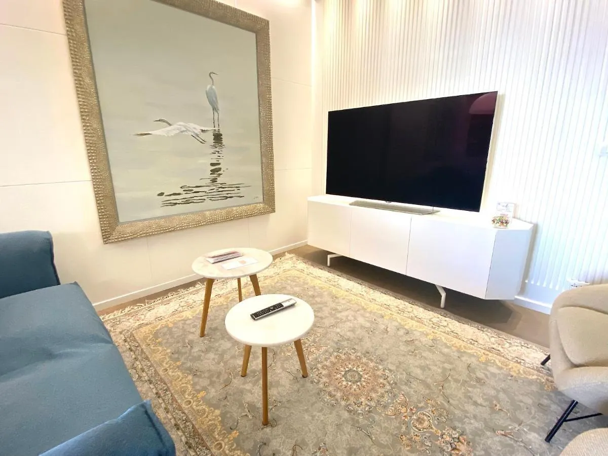 Apartment Appartamento Incantevole Con Posto Auto Riservato-Clic House Sanremo