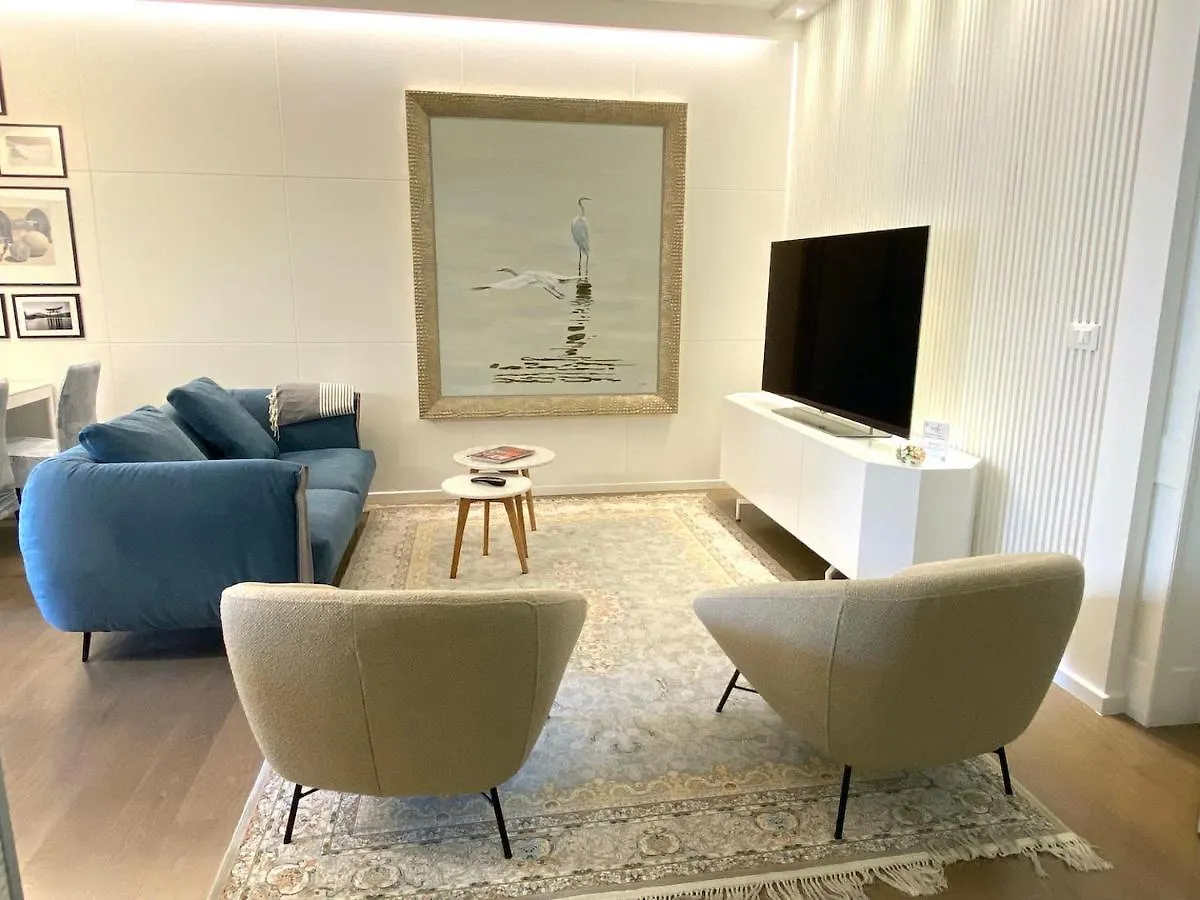 Appartamento Incantevole Con Posto Auto Riservato-Clic House Sanremo